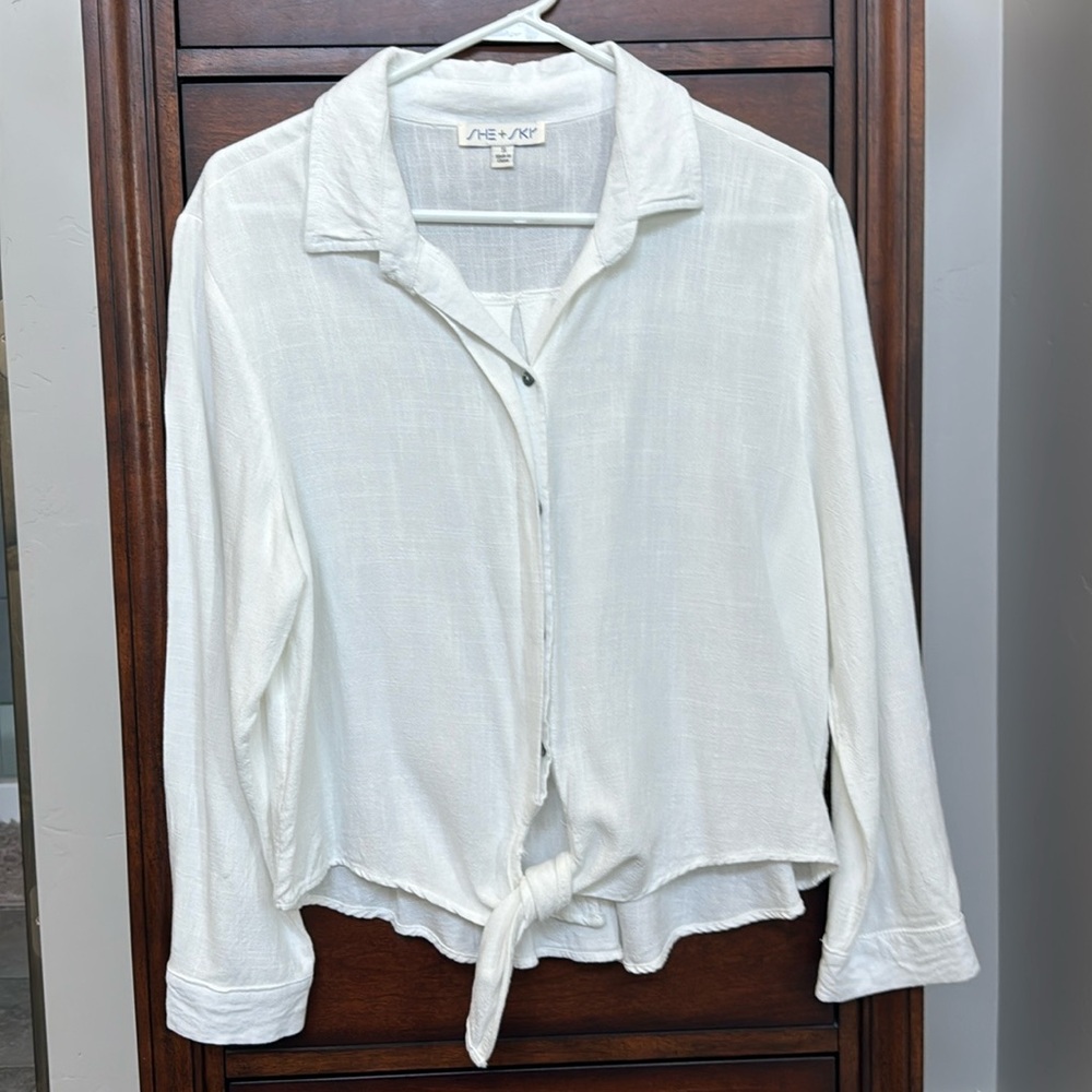 She + Sky white linen long sleeve button down small tie